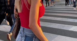 Photoshoot at sunset with wa…